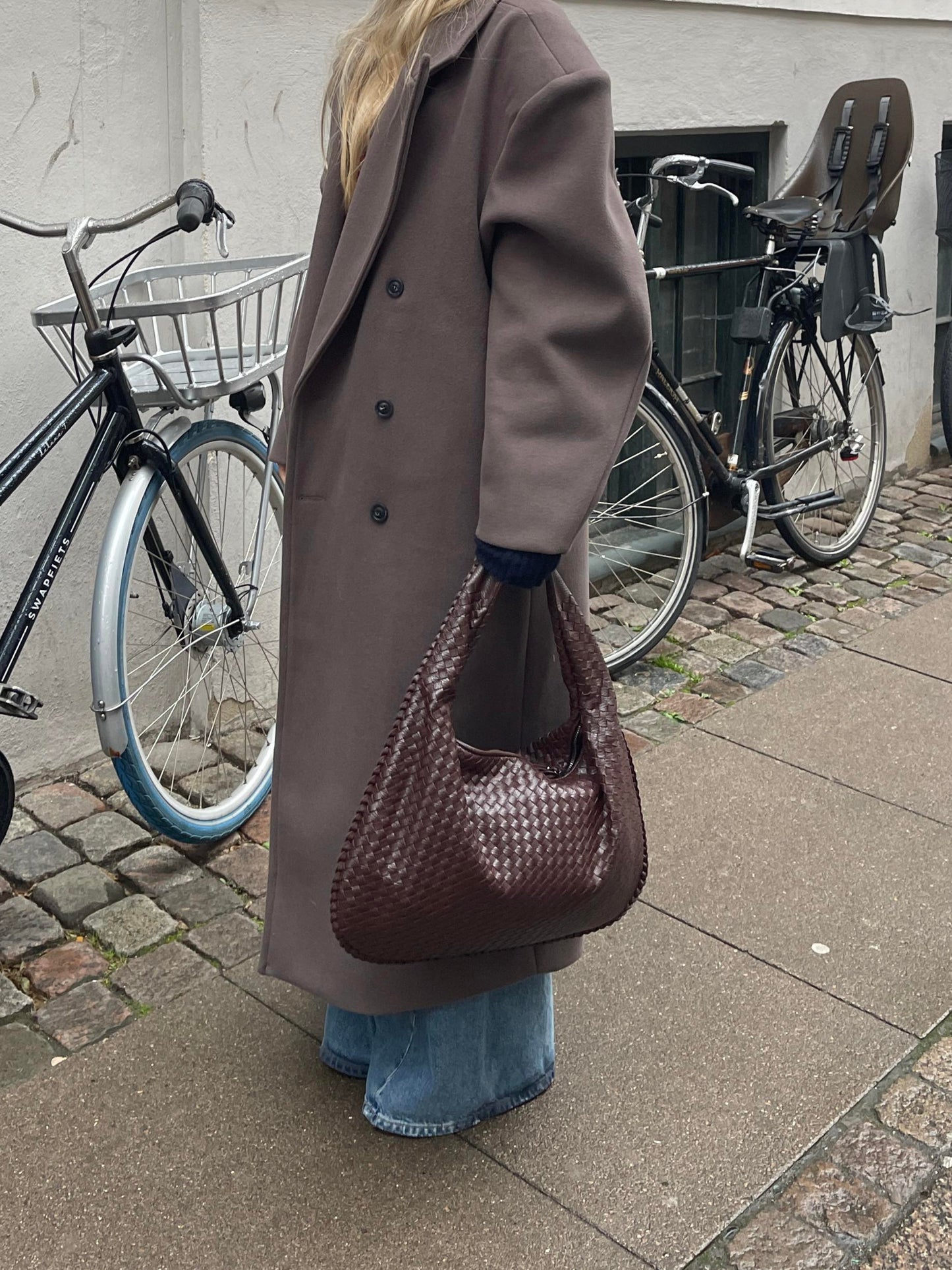 Lena Tote Bag – Stylish and Spacious for Everyday Essentials